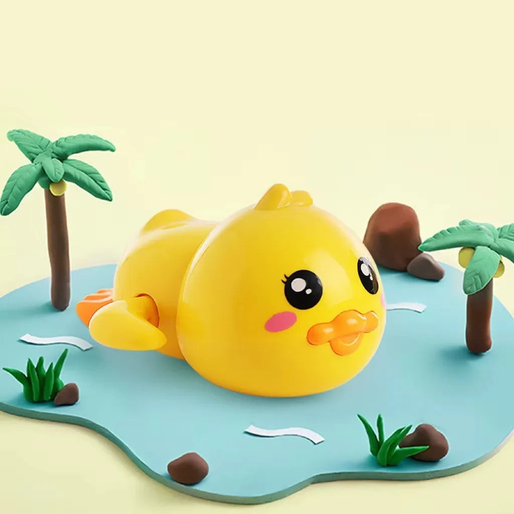 Vue latérale du jouet de bain bébé canard flottant
