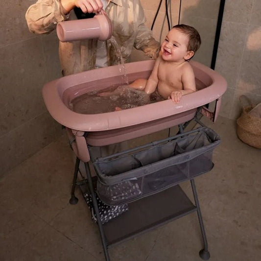 utilisation quotidienne d’une baignoire bébé adaptée à l’espace