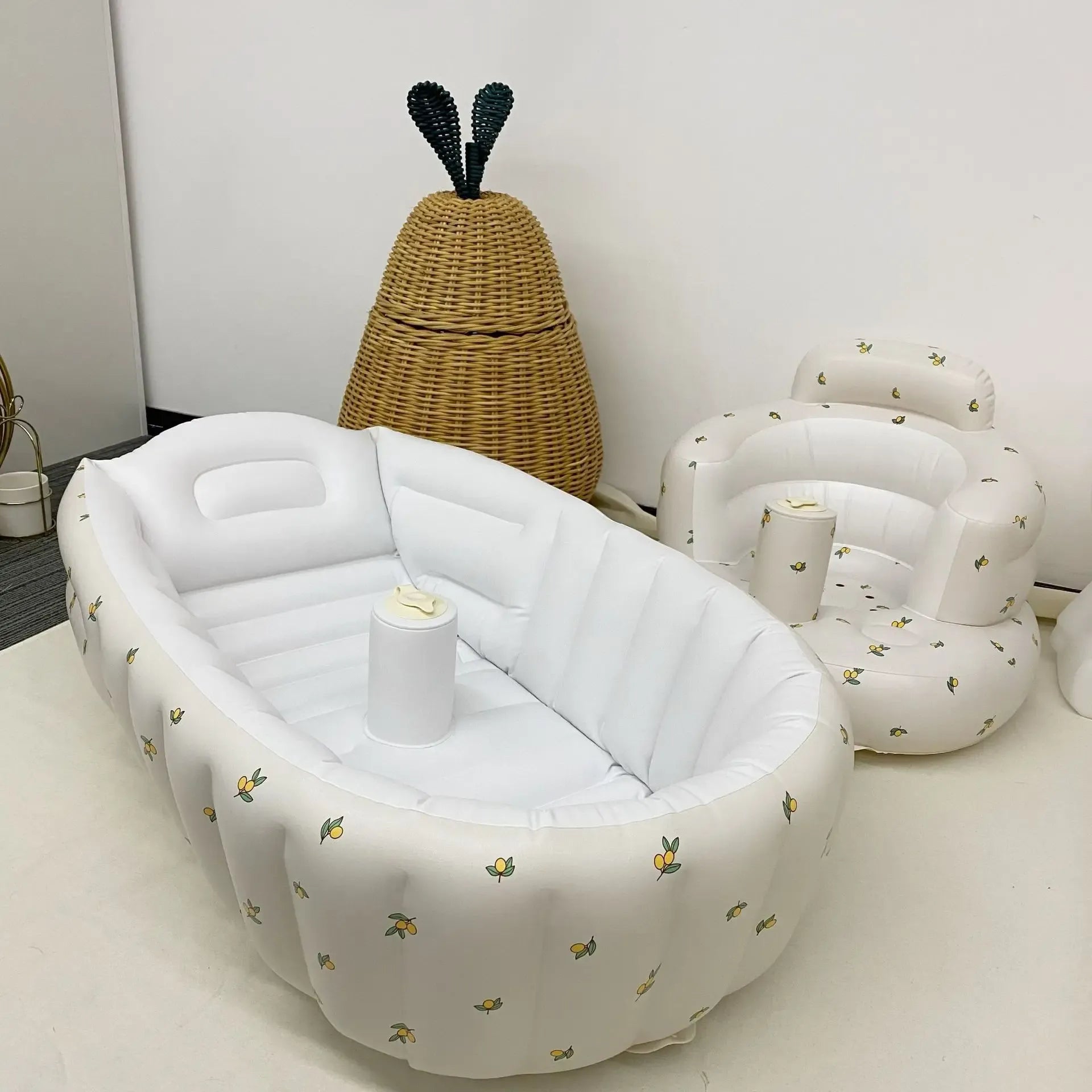 Baignoire pour bébé gonflable avec pompe, variante olive.