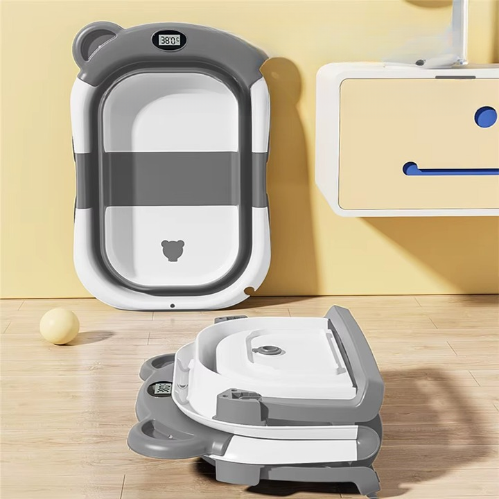 Baignoire bébé pliable repliée pour rangement compact après le bain