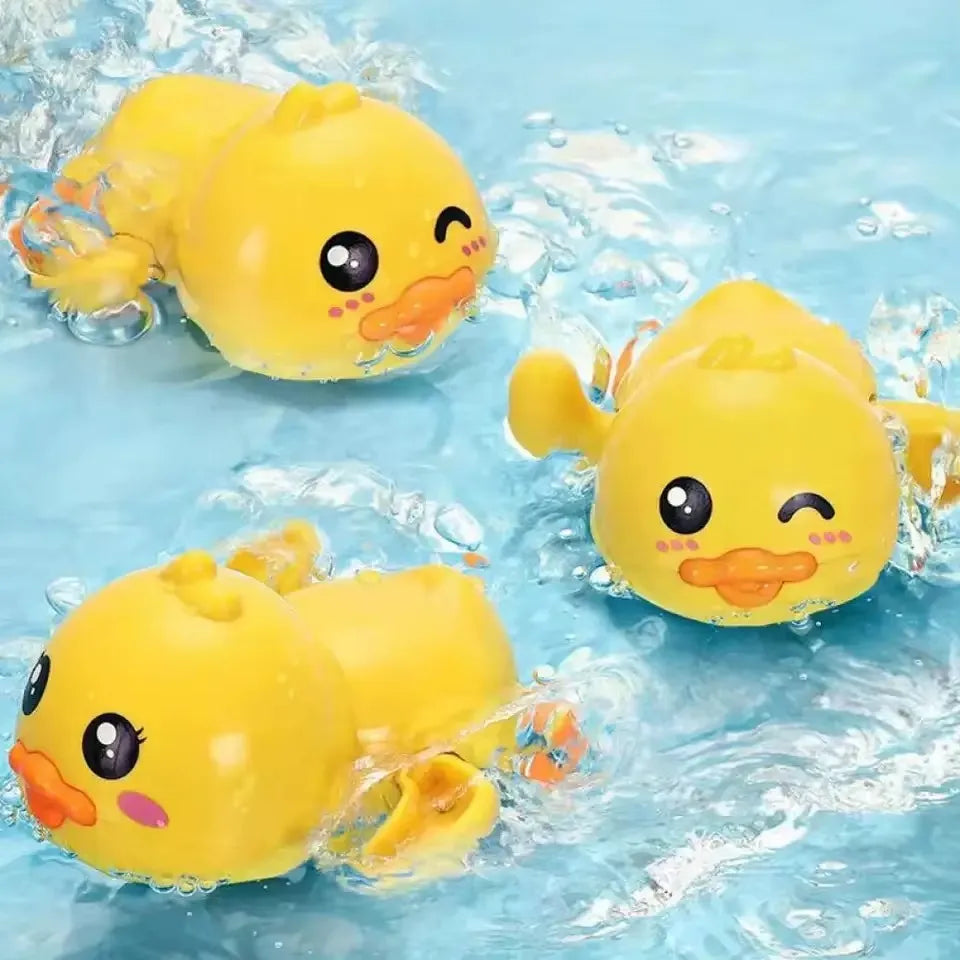 Jouet de bain bébé canard nageant et flottant dans la baignoire