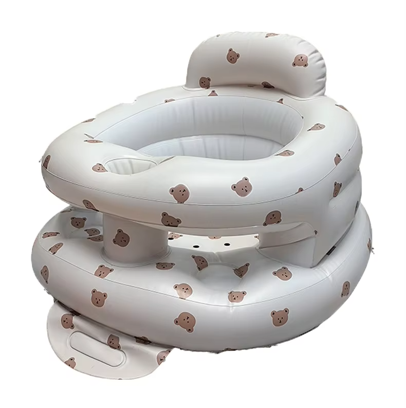 Siège de bain pour bébé gonflable en design ourson.