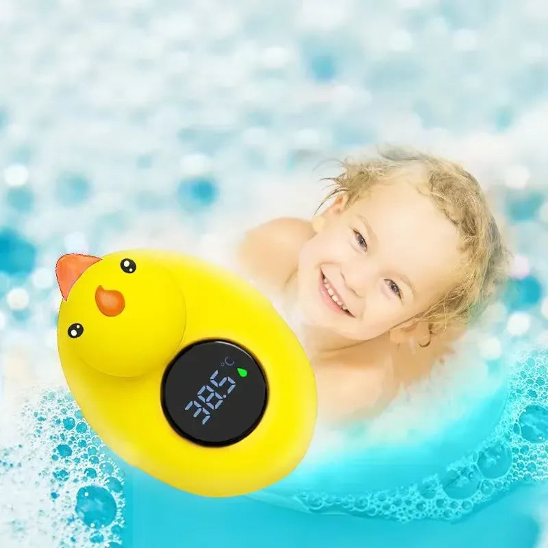 Thermomètre de bain bébé canard flottant utilisé dans la baignoire pour contrôler la température de l’eau