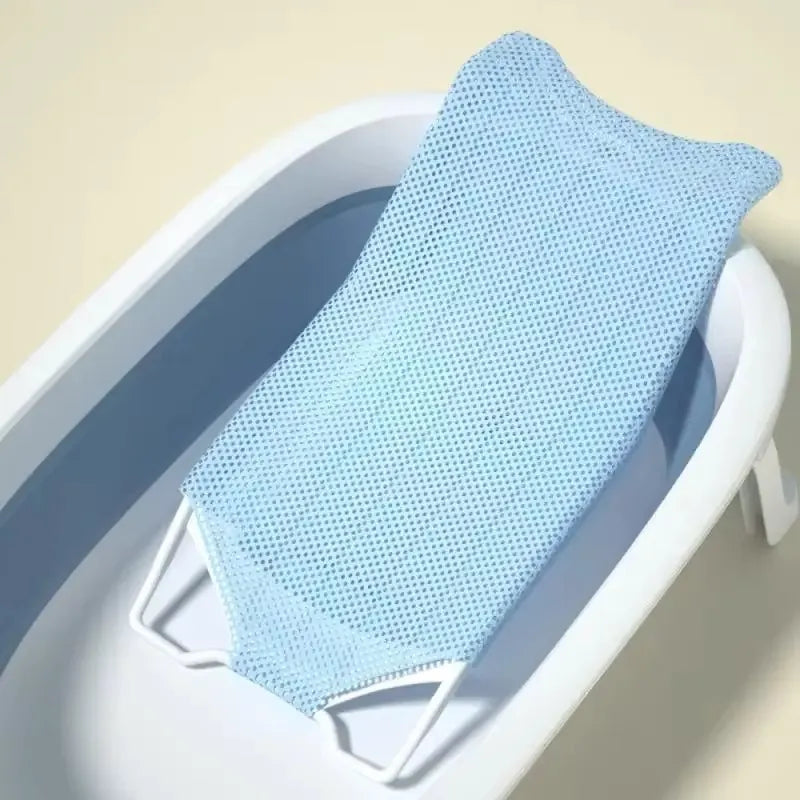 Transat de baignoire bébé en filet avec support rigide coloris bleu