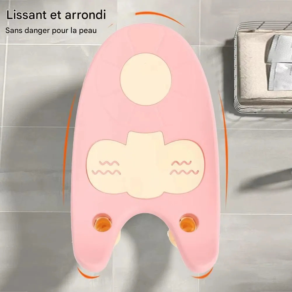 Surface lisse et arrondie du transat de bain bébé pour une sécurité maximale